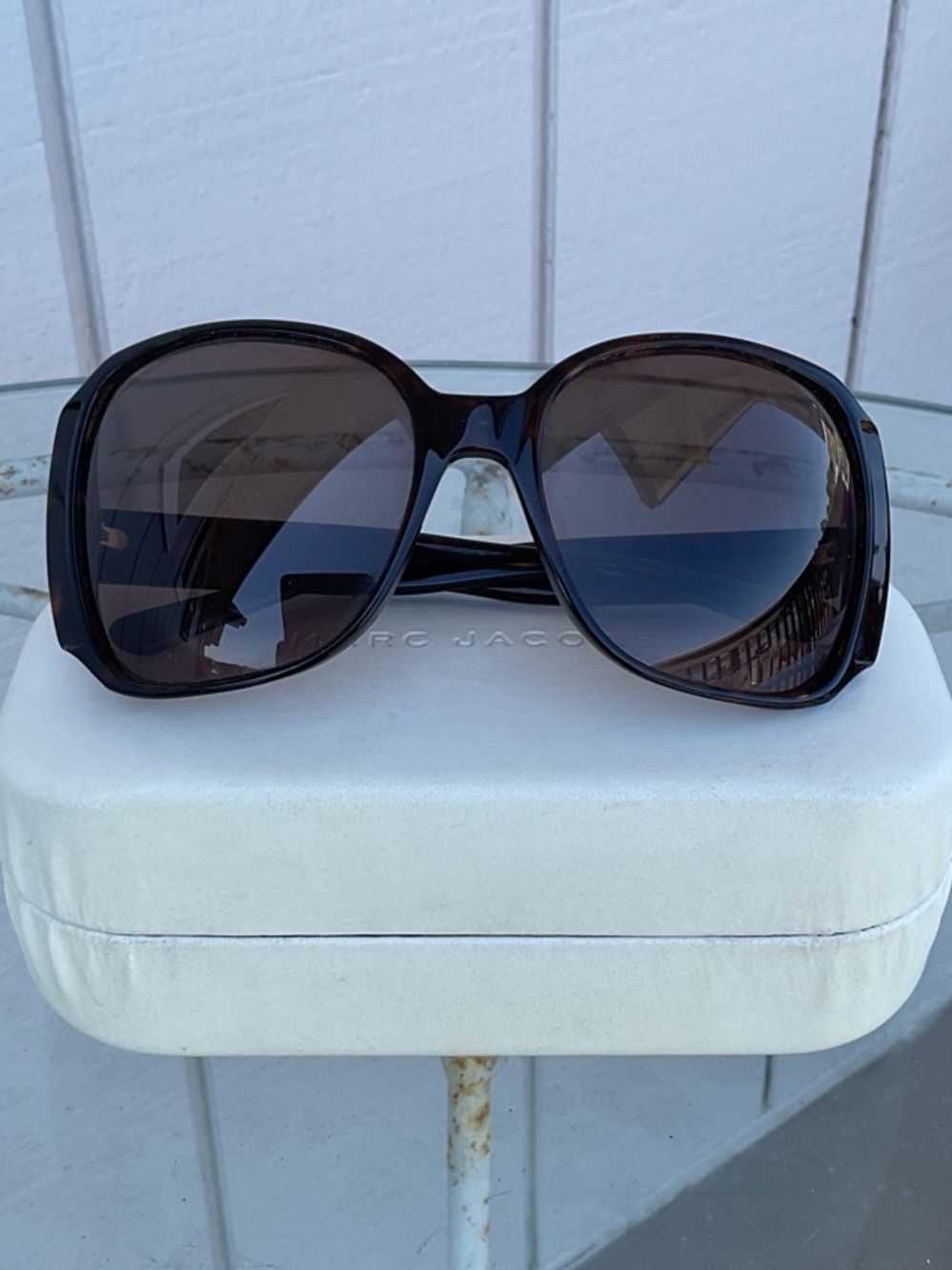Marc Jacobs Tortoiseshell Frame Sunglasses with Brown Lenses - Picture 3 of 6